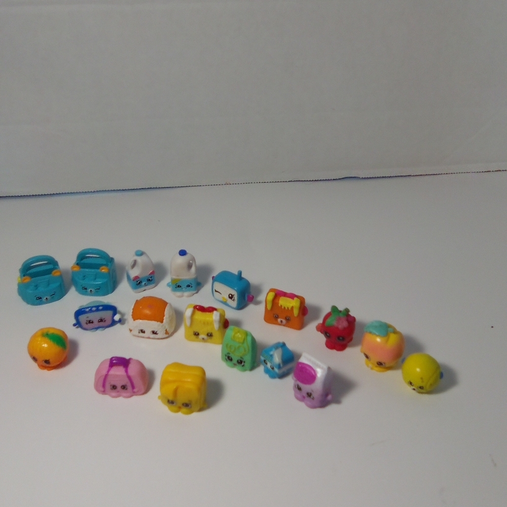 Shopkins 18 piece Mixed Lot